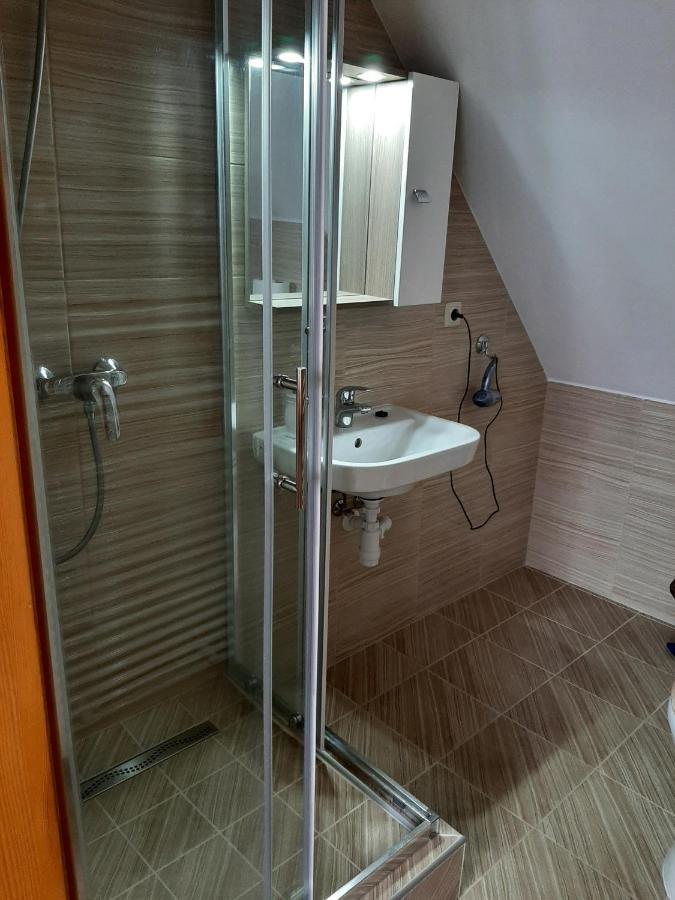Nosztalgia Vendeghaz Hotel Zalaegerszeg Bagian luar foto