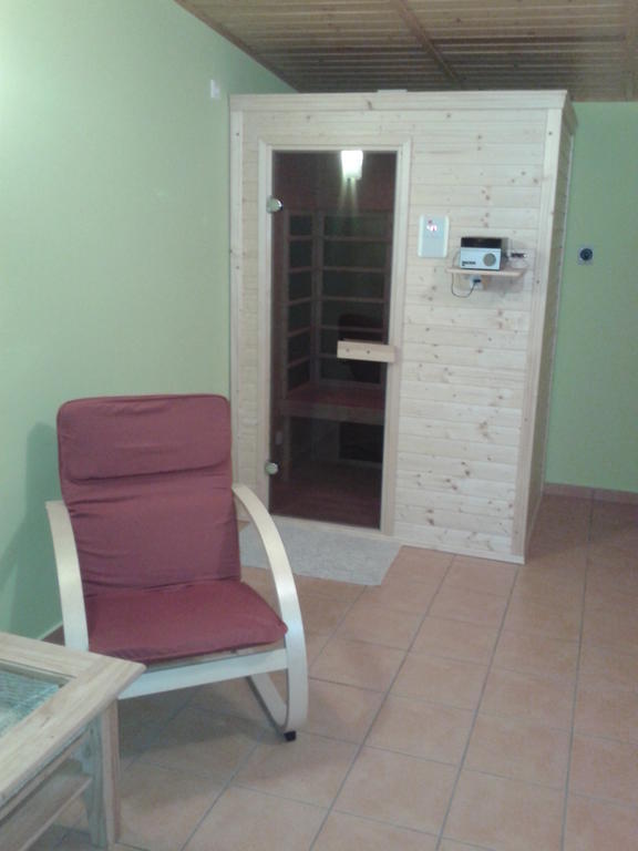 Nosztalgia Vendeghaz Hotel Zalaegerszeg Bagian luar foto