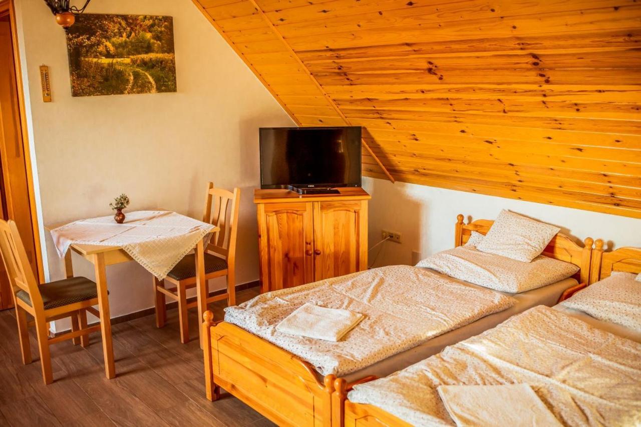 Nosztalgia Vendeghaz Hotel Zalaegerszeg Bagian luar foto