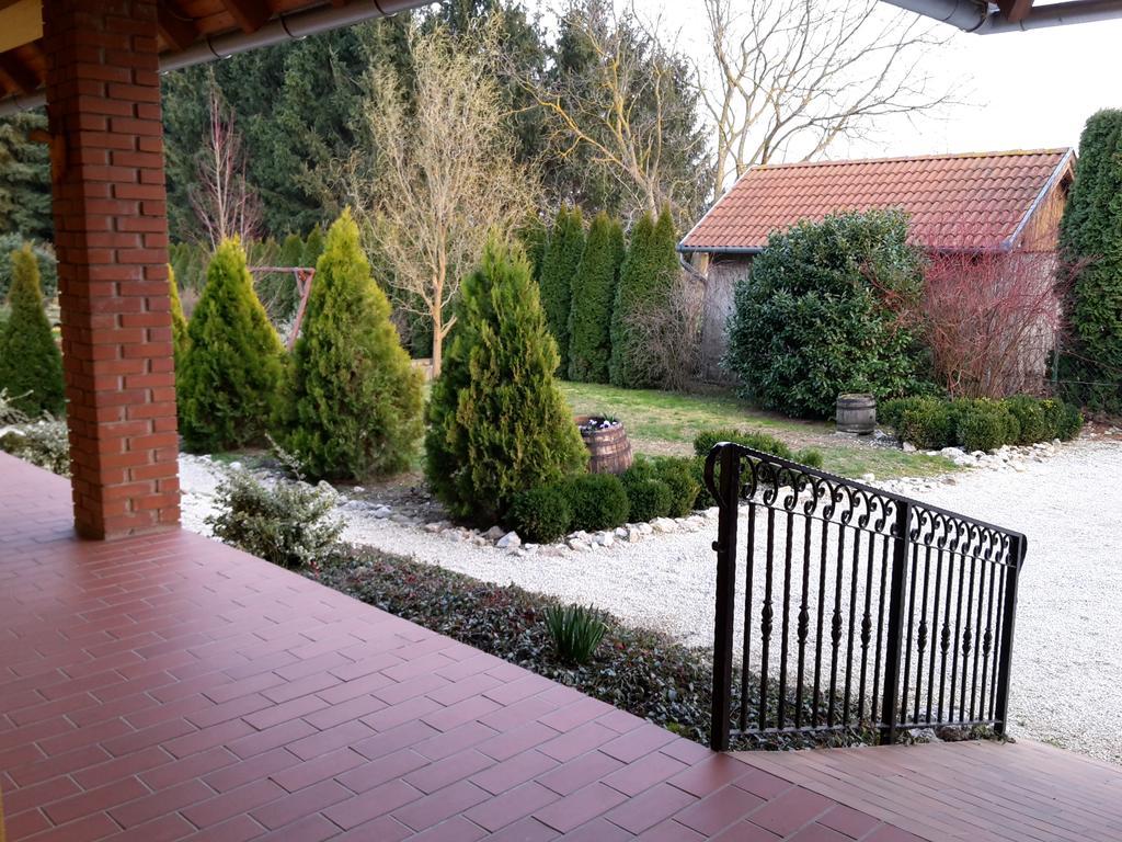 Nosztalgia Vendeghaz Hotel Zalaegerszeg Bagian luar foto